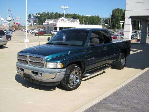 Emerald Green Pearl Dodge Ram 1500 Laramie SLT Extended Cab 4x4.  Click to enlarge.