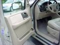  2005 Ford Expedition Medium Parchment Interior #17