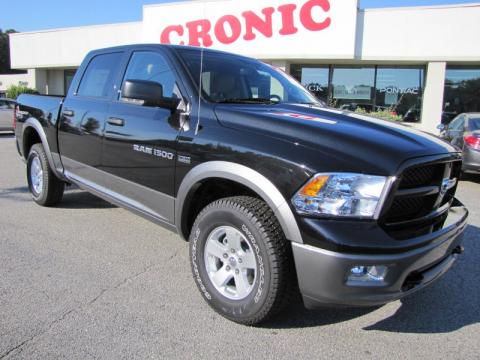 Brilliant Black Crystal Pearl Dodge Ram 1500 SLT Outdoorsman Crew Cab 4x4.  Click to enlarge.