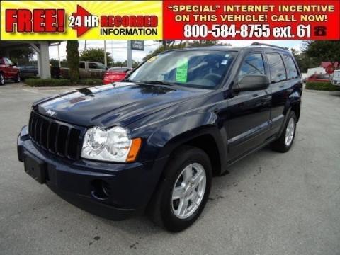 Midnight Blue Pearl Jeep Grand Cherokee Laredo.  Click to enlarge.