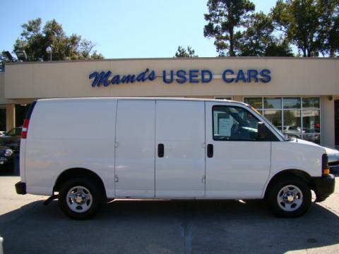 Summit White Chevrolet Express 1500 Cargo Van.  Click to enlarge.