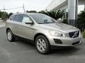 Front 3/4 View of 2011 Volvo XC60 3.2 AWD #4