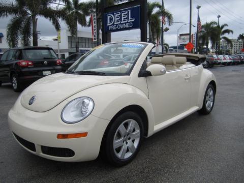 Harvest Moon Beige Volkswagen New Beetle 2.5 Convertible.  Click to enlarge.