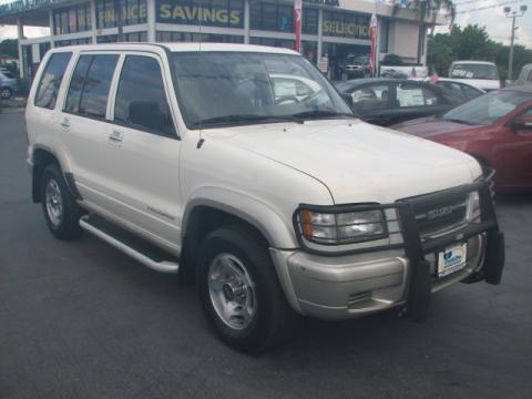 Cream White Isuzu Trooper S 4x4. Click to enlarge. Cream White Isuzu Trooper S 4x4. Click to enlarge.