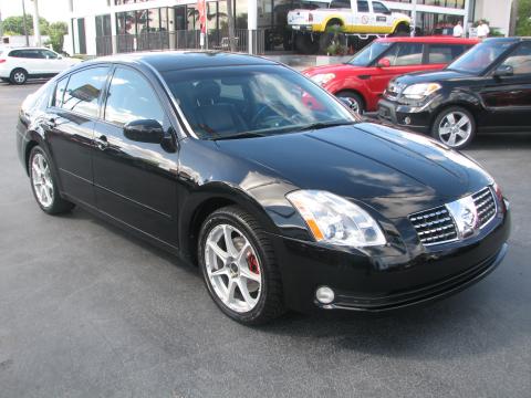 Onyx Black Nissan Maxima 3.5 SE.  Click to enlarge.