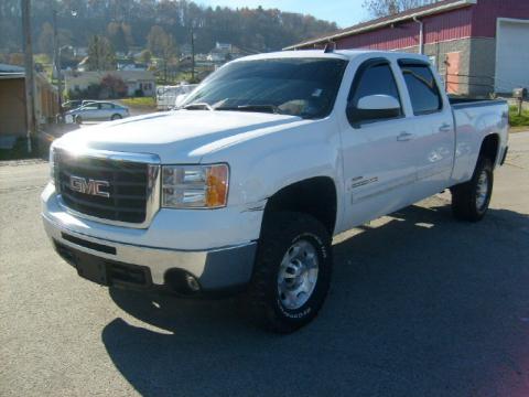 Summit White GMC Sierra 2500HD SLT Crew Cab 4x4.  Click to enlarge.