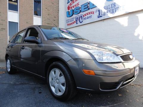 Liquid Grey Metallic Ford Focus ZX5 SE Hatchback.  Click to enlarge.