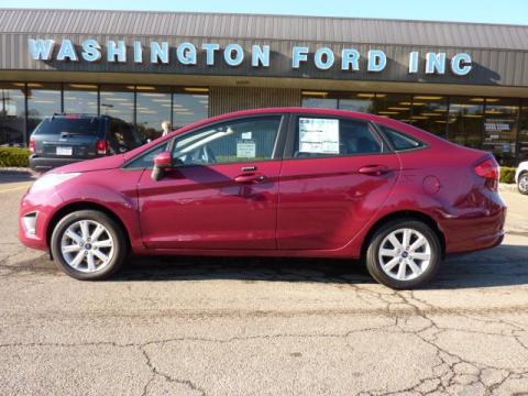 Bright Magenta Metallic Ford Fiesta SE Sedan.  Click to enlarge.