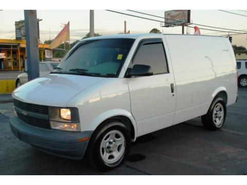 Summit White Chevrolet Astro Cargo Van.  Click to enlarge.