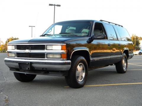 Onyx Black Chevrolet Suburban K1500 LT 4x4.  Click to enlarge.