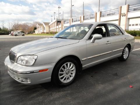 Bright Silver Hyundai XG350 L.  Click to enlarge.