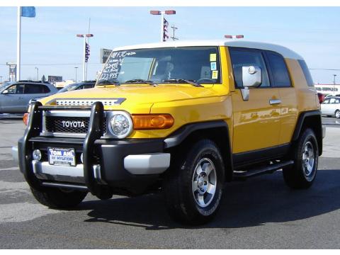 Sun Fusion Yellow Toyota FJ Cruiser 4WD.  Click to enlarge.