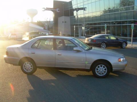 Cashmere Beige Metallic Toyota Camry XLE Sedan.  Click to enlarge.