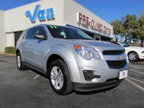 Silver Ice Metallic Chevrolet Equinox LS.  Click to enlarge.