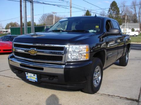 Black Chevrolet Silverado 1500 LT Crew Cab 4x4.  Click to enlarge.