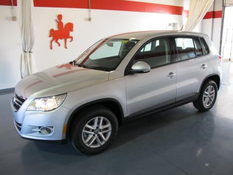 Reflex Silver Metallic Volkswagen Tiguan S. Click to enlarge. Reflex Silver Metallic Volkswagen Tiguan S. Click to enlarge.