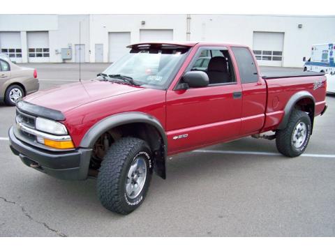 Dark Cherry Red Metallic Chevrolet S10 ZR2 Extended Cab 4x4.  Click to enlarge.