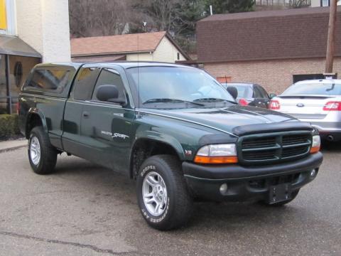 Forest Green Pearl Dodge Dakota Sport Extended Cab 4x4.  Click to enlarge.