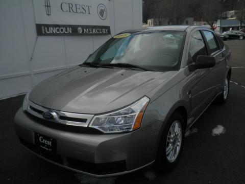 Vapor Silver Metallic Ford Focus SE Sedan.  Click to enlarge.