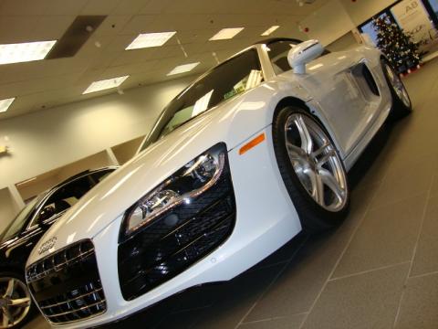 Audi R8 Spyder White. Ibis White 2011 Audi R8 Spyder