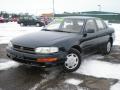 Front 3/4 View of 1994 Toyota Camry LE Sedan #3