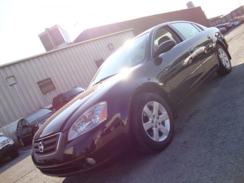Super Black Nissan Altima 2.5 S.  Click to enlarge.