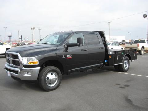 Brilliant Black Crystal Pearl Dodge Ram 3500 HD SLT Crew Cab 4x4 Chassis.  Click to enlarge.
