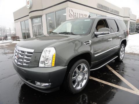 Evolution Green Metallic Cadillac Escalade Luxury AWD.  Click to enlarge.