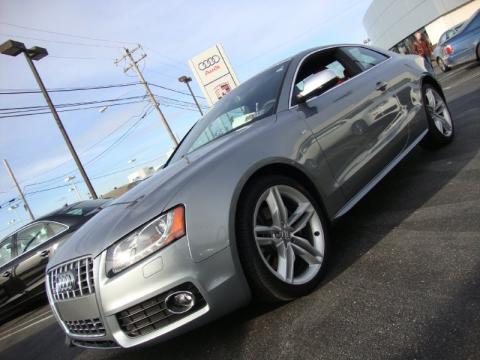 Quartz Grey Metallic Audi S5 4.2 FSI quattro Coupe.  Click to enlarge.