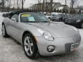 Front 3/4 View of 2006 Pontiac Solstice Roadster #19