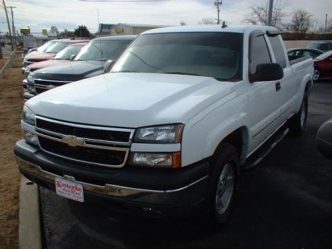 Summit White Chevrolet Silverado 1500 Z71 Extended Cab 4x4.  Click to enlarge.