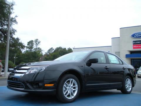 Tuxedo Black Metallic Ford Fusion S.  Click to enlarge.