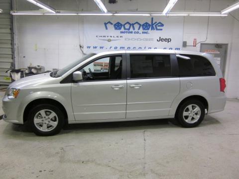 Bright Silver Metallic Dodge Grand Caravan Mainstreet.  Click to enlarge.