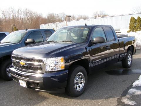 Imperial Blue Metallic Chevrolet Silverado 1500 LT Extended Cab 4x4.  Click to enlarge.