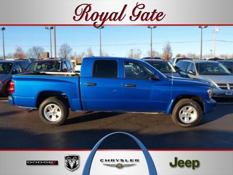 Electric Blue Pearl Dodge Dakota SLT Crew Cab 4x4.  Click to enlarge.