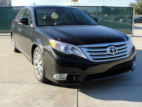 Black Toyota Avalon Limited.  Click to enlarge.