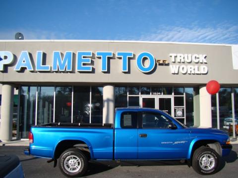 Intense Blue Pearl Dodge Dakota Sport Extended Cab 4x4.  Click to enlarge.