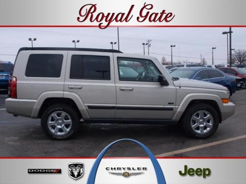 Light Graystone Pearl Jeep Commander Sport 4x4.  Click to enlarge.