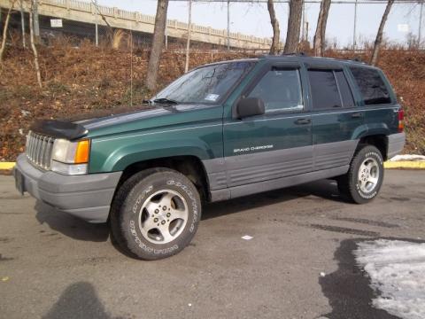 Forest Green Pearlcoat Jeep Grand Cherokee Laredo 4x4.  Click to enlarge.