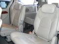  2005 Chrysler Town & Country Dark Khaki/Light Graystone Interior #27