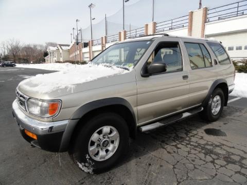 Beige Metallic Nissan Pathfinder XE 4x4.  Click to enlarge.