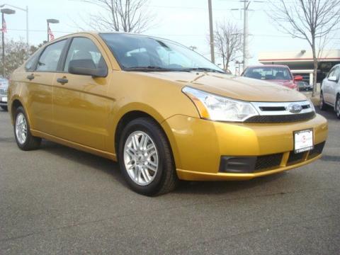 Amber Gold Metallic Ford Focus SE Sedan.  Click to enlarge.