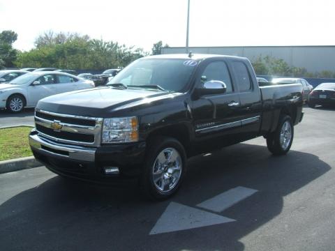 Summit White Chevrolet Silverado 1500 Extended Cab 4x4.  Click to enlarge.