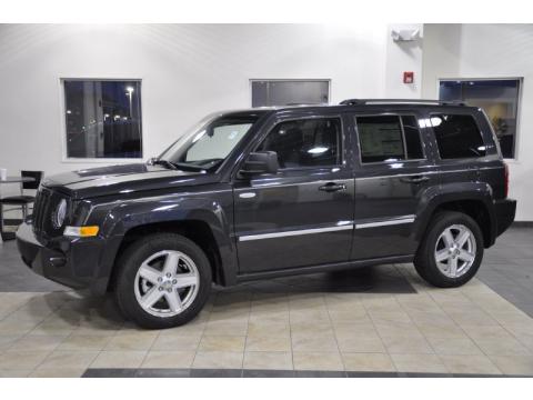 Dark Charcoal Pearl Jeep Patriot Latitude.  Click to enlarge.