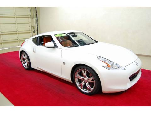 Pearl White Nissan 370Z Sport Touring Coupe.  Click to enlarge.