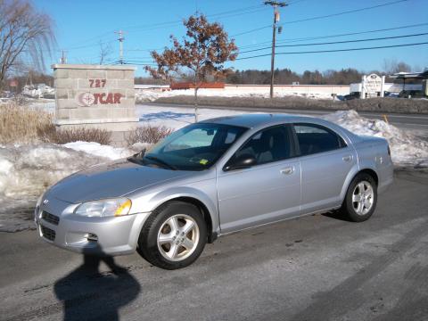 Bright Silver Metallic 2003 Dodge Stratus SXT Sedan with Dark Slate Gray 