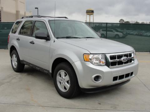 Ingot Silver Metallic Ford Escape XLS.  Click to enlarge.