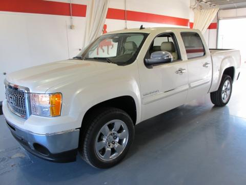 White Diamond Tricoat GMC Sierra 1500 SLT Crew Cab.  Click to enlarge.