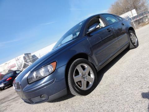 Barents Blue Metallic Volvo S40 T5 AWD.  Click to enlarge.