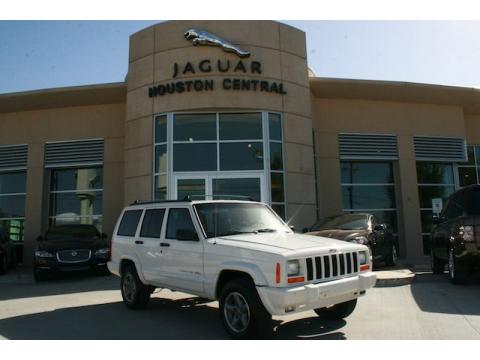 Stone White Jeep Cherokee Classic.  Click to enlarge.